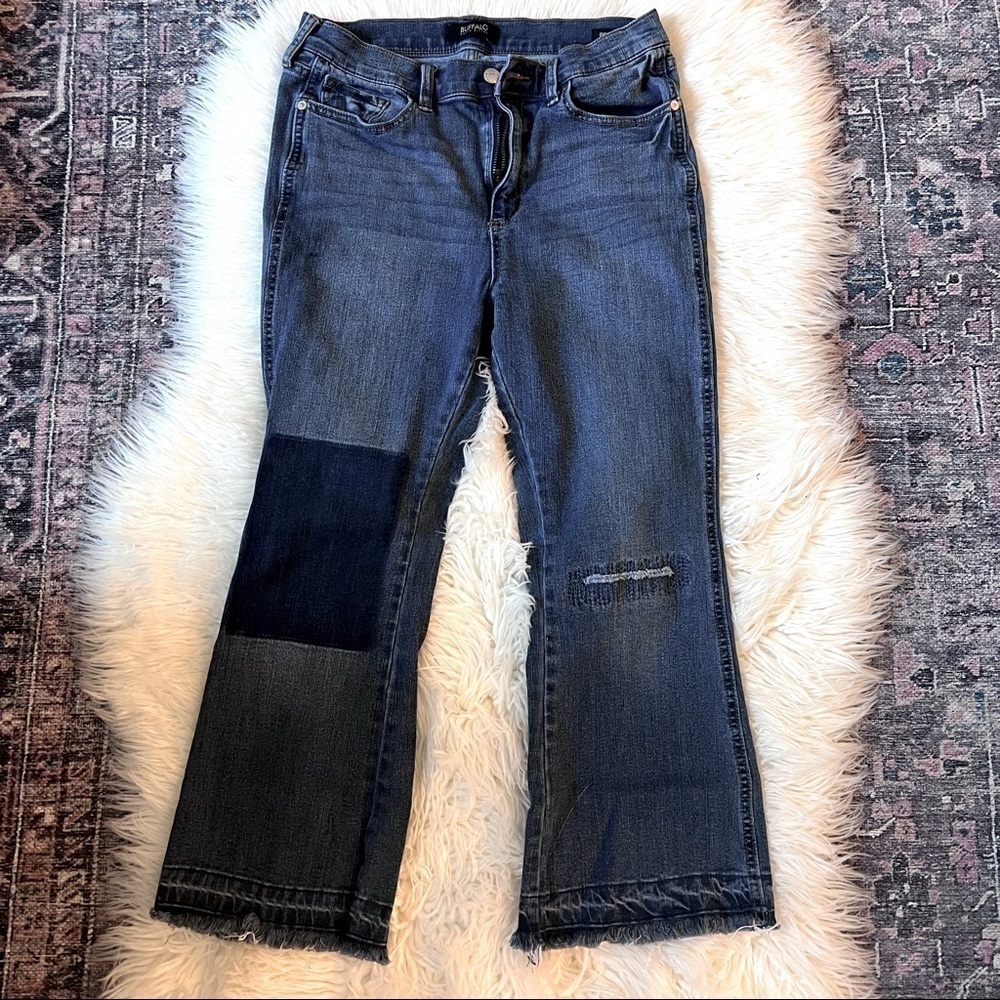 BUFFALO by David Bitton Distressed Ivy High-Rise Crop Flare Women’s Size 30